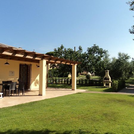 Agriturismo Dallolivo โบลเกริ ภายนอก รูปภาพ