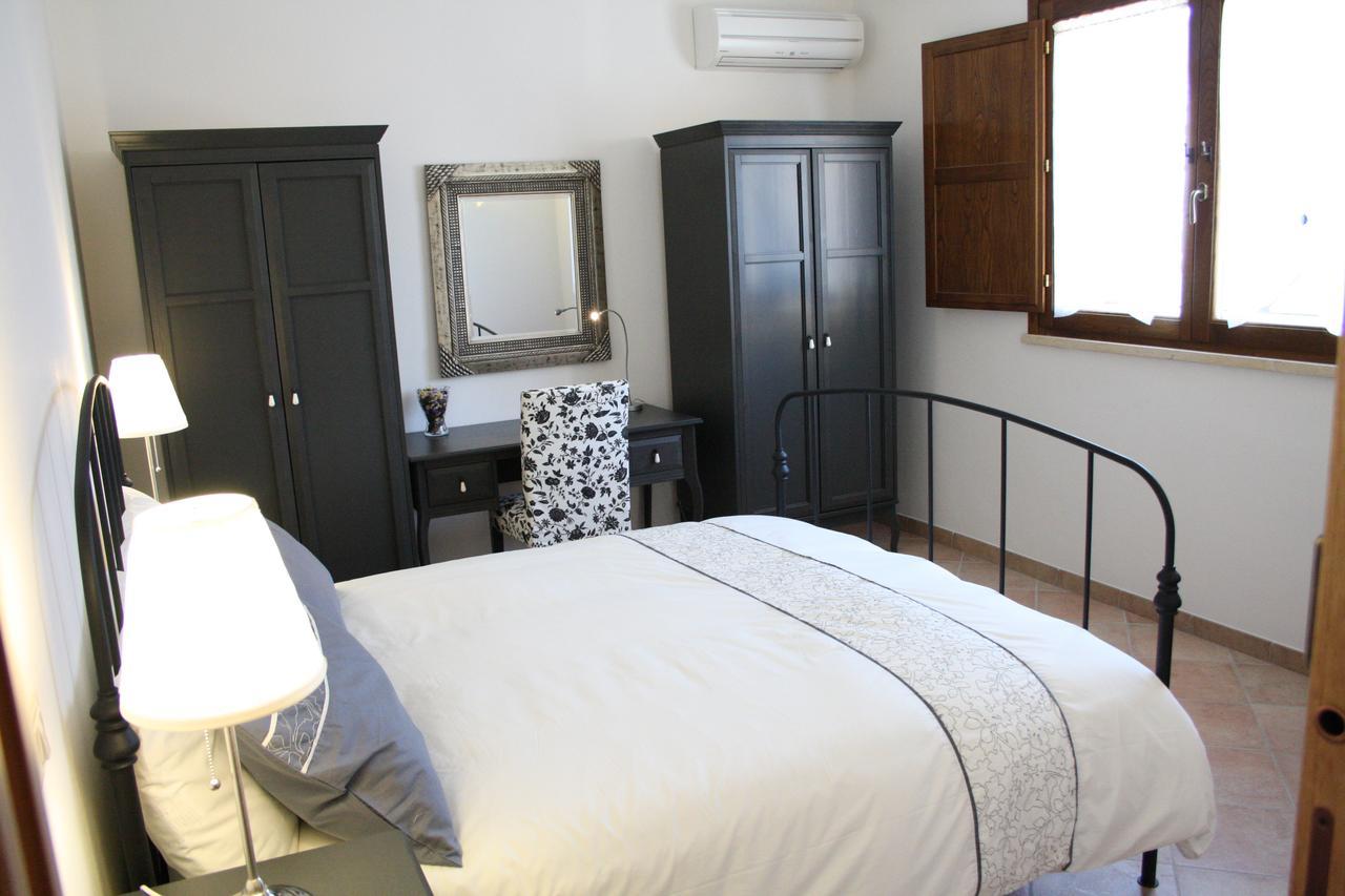 Agriturismo Dallolivo โบลเกริ ภายนอก รูปภาพ