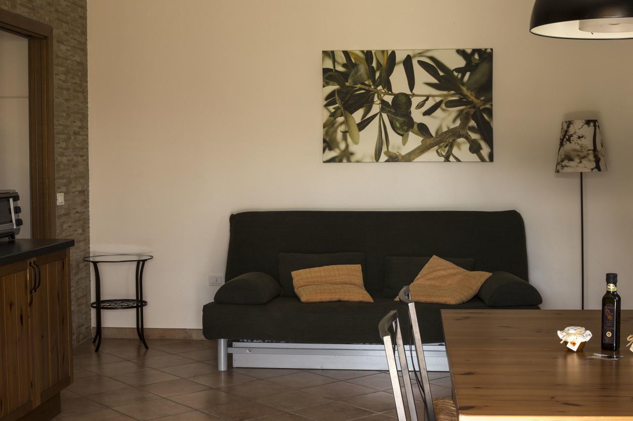 Agriturismo Dallolivo โบลเกริ ภายนอก รูปภาพ