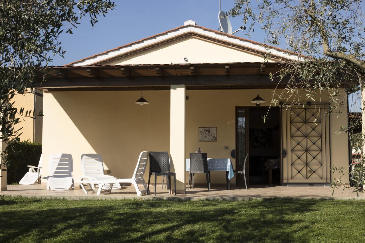 Agriturismo Dallolivo โบลเกริ ภายนอก รูปภาพ